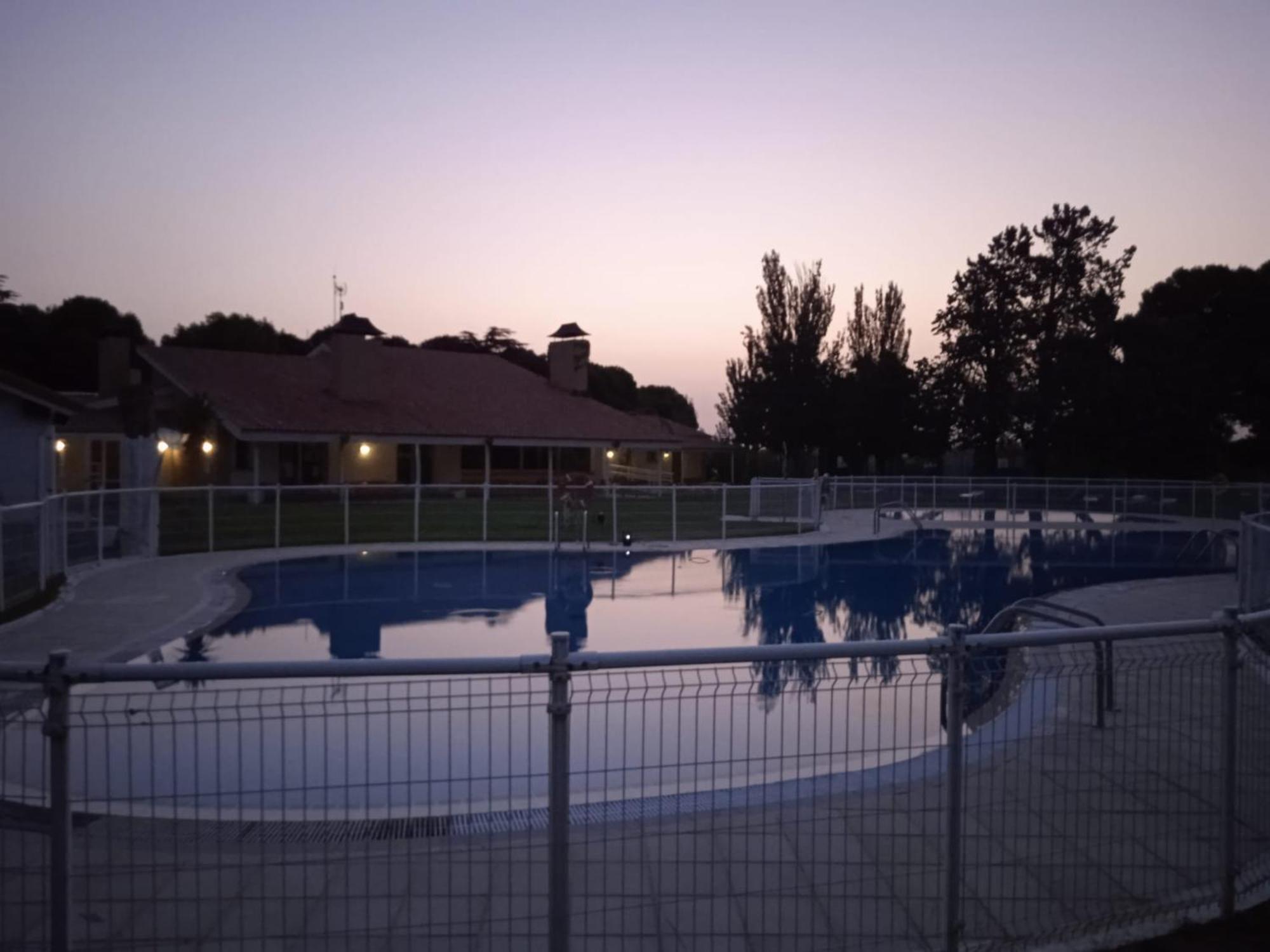 Albergue Zaragoza Camping ภายนอก รูปภาพ